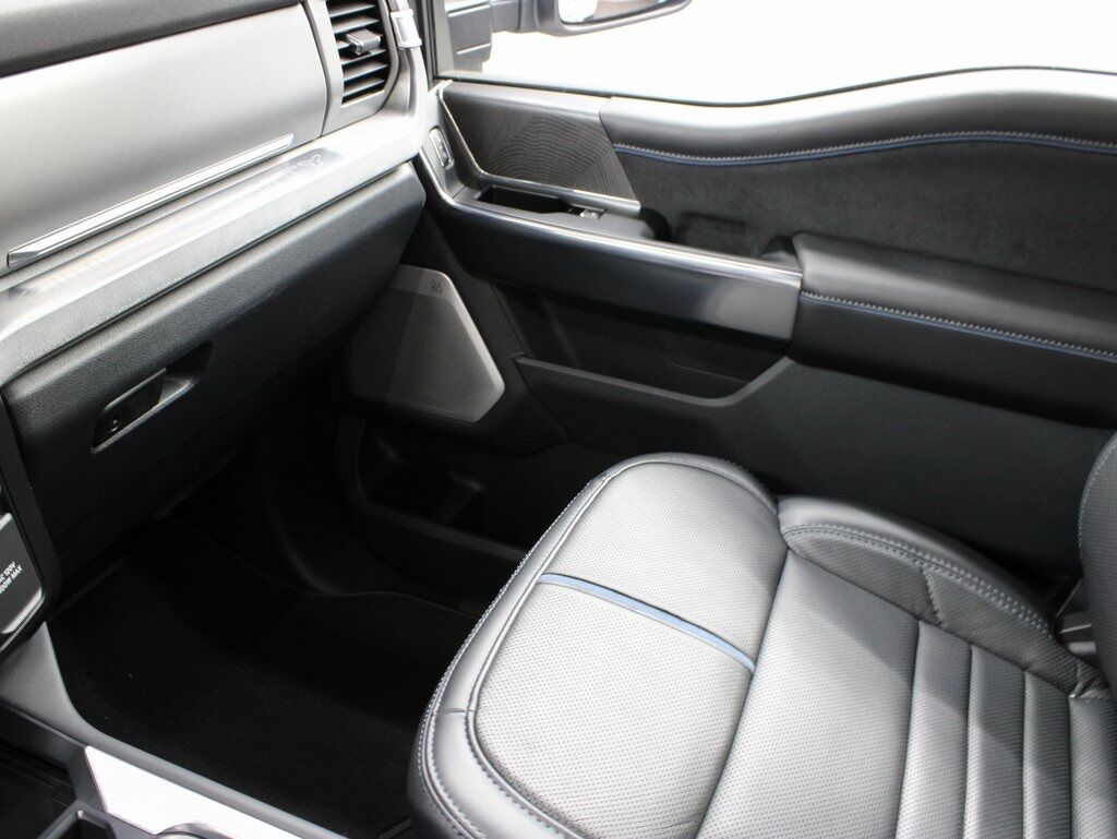 2025 Ford F-450 Super Duty 4x4 Crew Cab Platinum DRW Fond du Lac WI