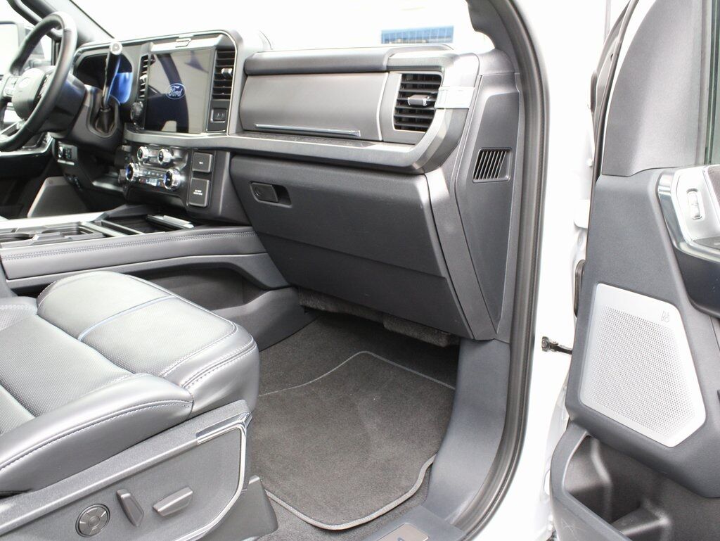 2025 Ford F-450 Super Duty 4x4 Crew Cab Platinum DRW Fond du Lac WI