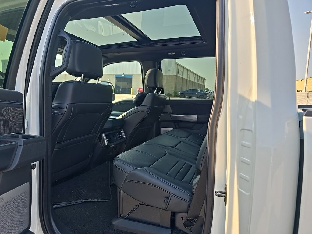 2025 Ford F-450 Super Duty 4x4 Crew Cab Platinum DRW Fond du Lac WI