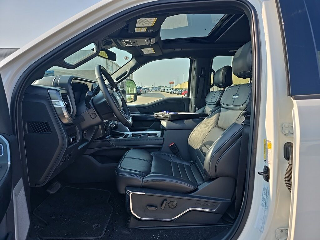 2025 Ford F-450 Super Duty 4x4 Crew Cab Platinum DRW Fond du Lac WI