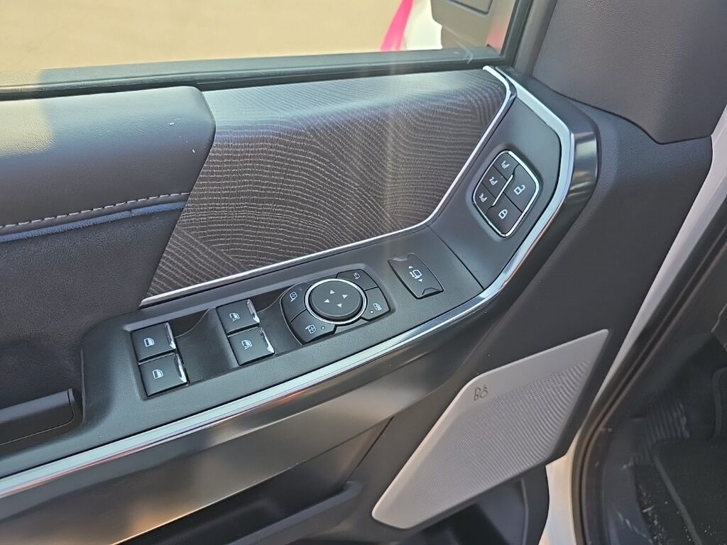 2025 Ford F-450 Super Duty 4x4 Crew Cab Platinum DRW Fond du Lac WI