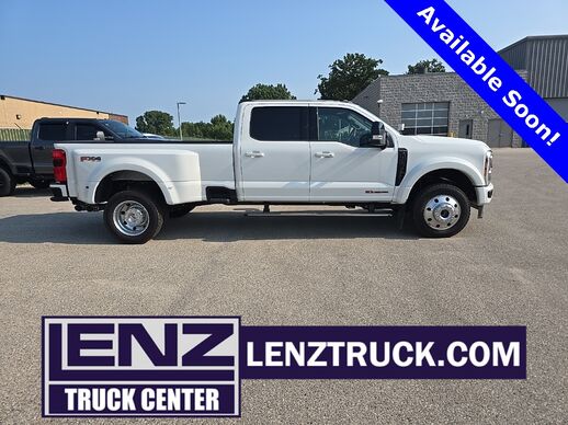 2025_Ford_F-450 Super Duty_4x4 Crew Cab Platinum DRW_ Fond du Lac WI
