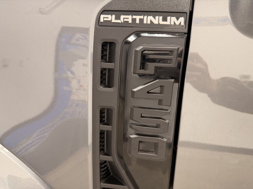 2025 Ford F-450 Super Duty 4x4 Crew Cab Platinum DRW Minocqua WI
