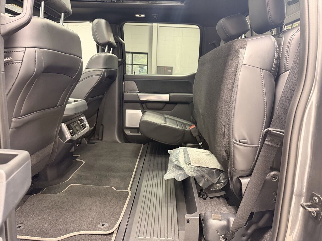 2025 Ford F-450 Super Duty 4x4 Crew Cab Platinum DRW Minocqua WI