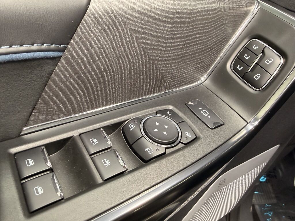 2025 Ford F-450 Super Duty 4x4 Crew Cab Platinum DRW Minocqua WI