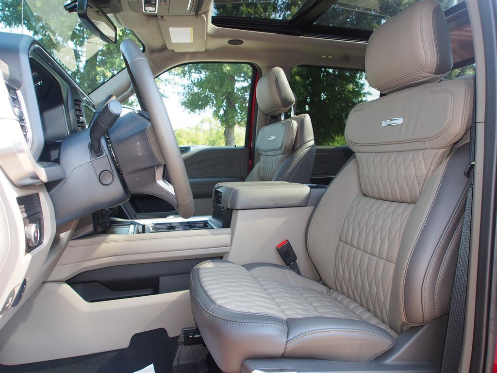 2025 Ford F-450 Super Duty Platinum