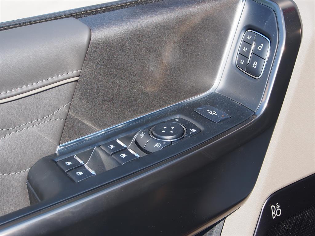 2025 Ford F-450 Super Duty Platinum