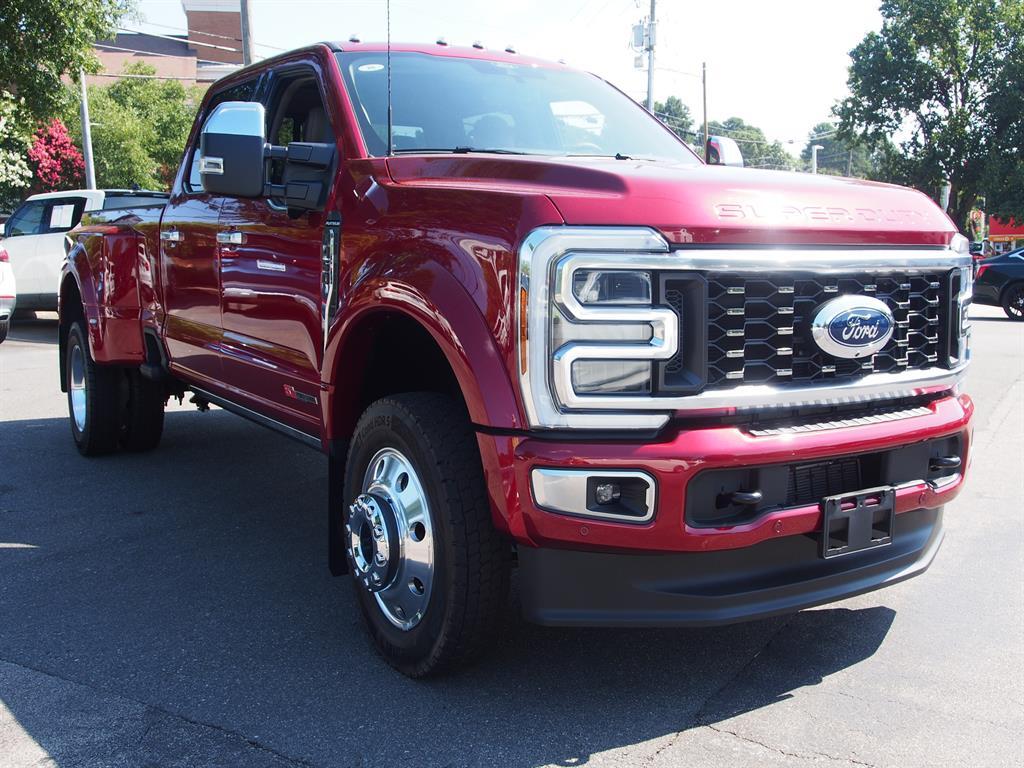 2025 Ford F-450 Super Duty Platinum