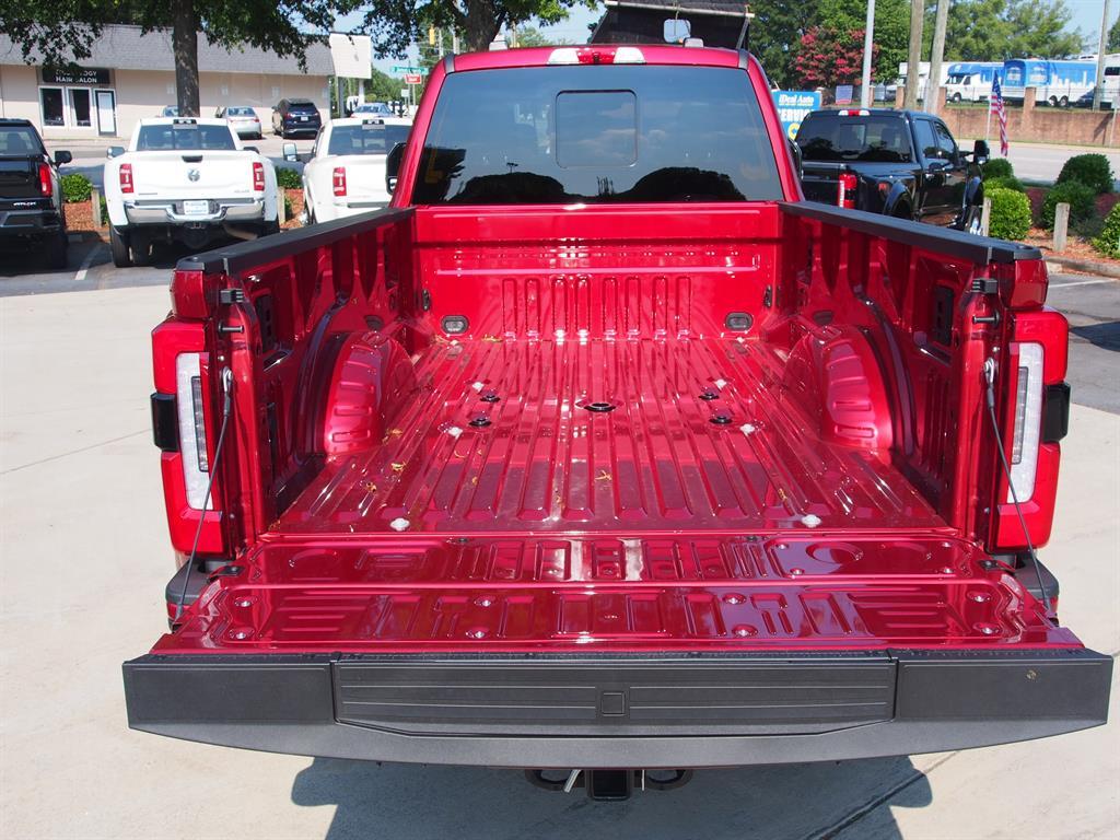 2025 Ford F-450 Super Duty Platinum