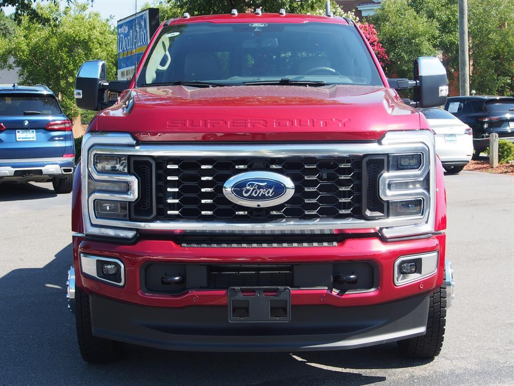 2025 Ford F-450 Super Duty Platinum