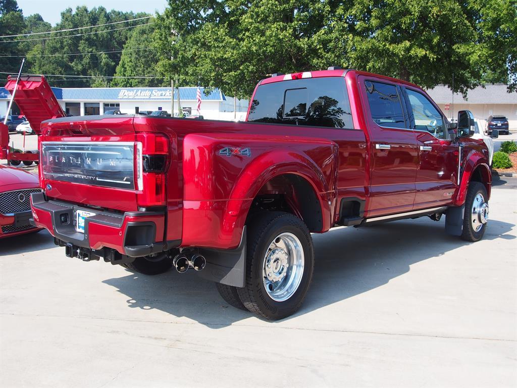 2025 Ford F-450 Super Duty Platinum