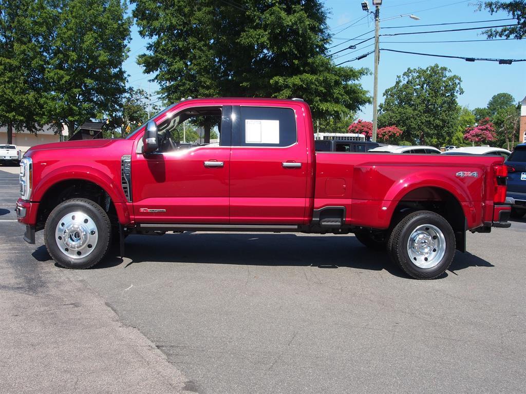 2025 Ford F-450 Super Duty Platinum