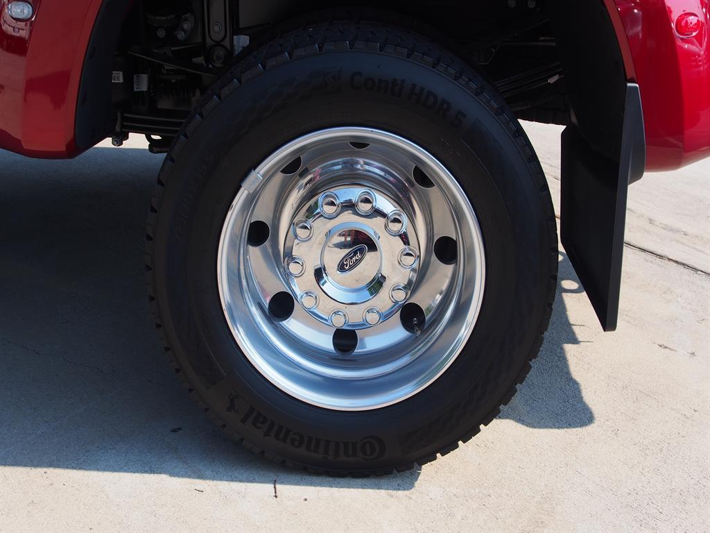 2025 Ford F-450 Super Duty Platinum