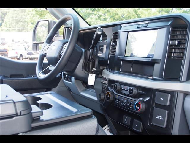 2025 Ford F-450 Super Duty XL