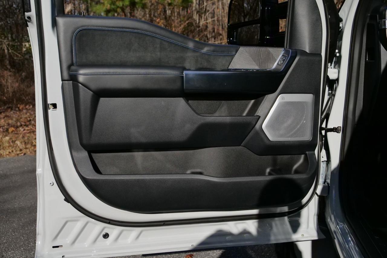 2025 Ford F-450SD Platinum 4X4 / DRW / Massaging Seats / Diesel! Lincolnton NC