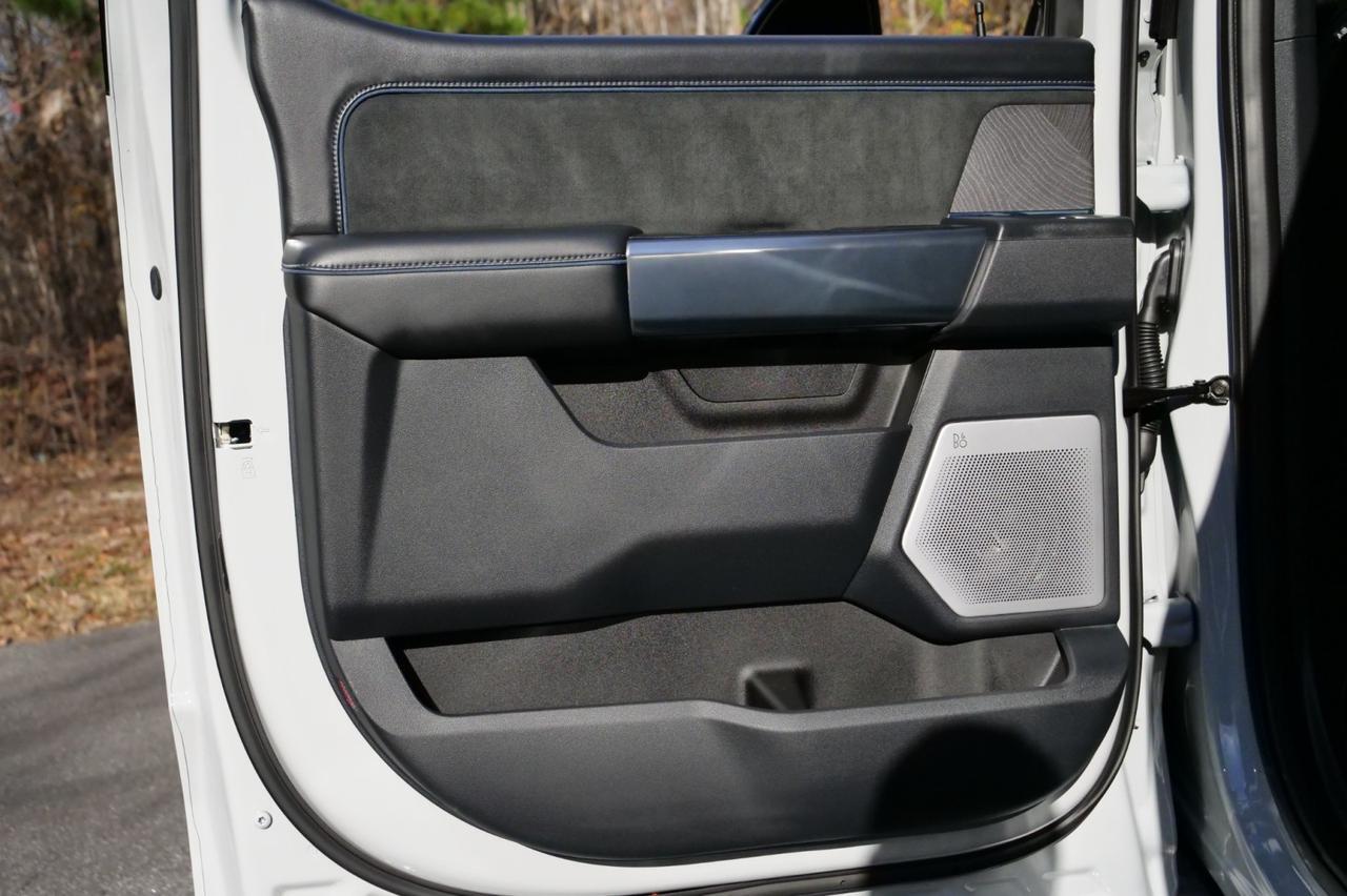 2025 Ford F-450SD Platinum 4X4 / DRW / Massaging Seats / Diesel! Lincolnton NC