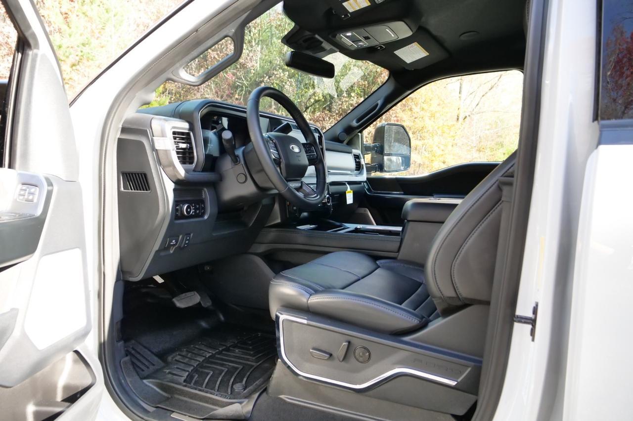 2025 Ford F-450SD Platinum 4X4 / DRW / Massaging Seats / Diesel! Lincolnton NC