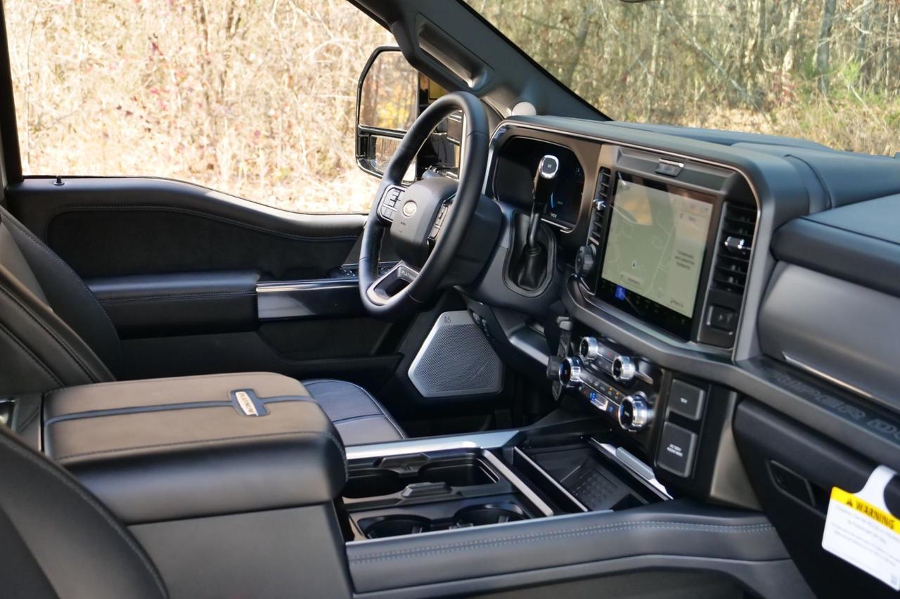 2025 Ford F-450SD Platinum 4X4 / DRW / Massaging Seats / Diesel! Lincolnton NC