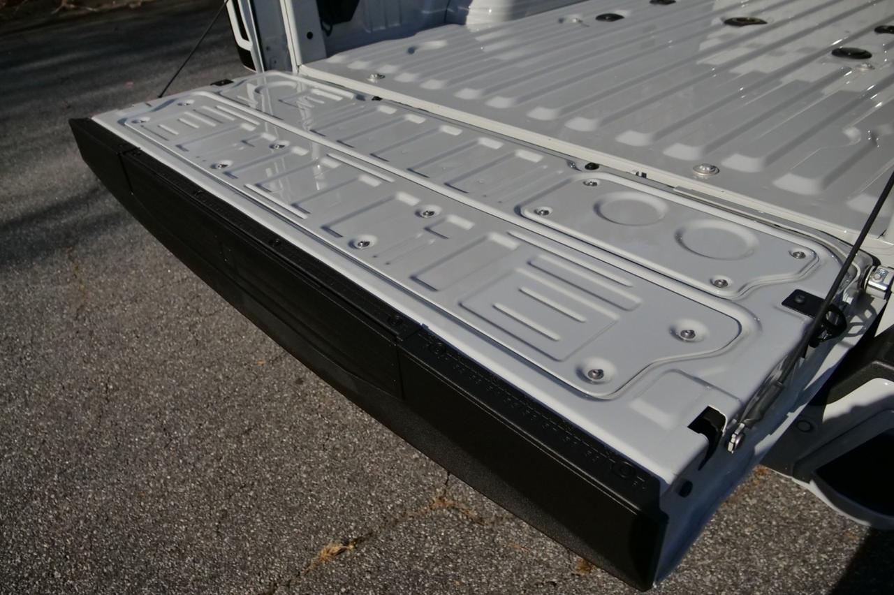 2025 Ford F-450SD Platinum 4X4 / DRW / Massaging Seats / Diesel! Lincolnton NC