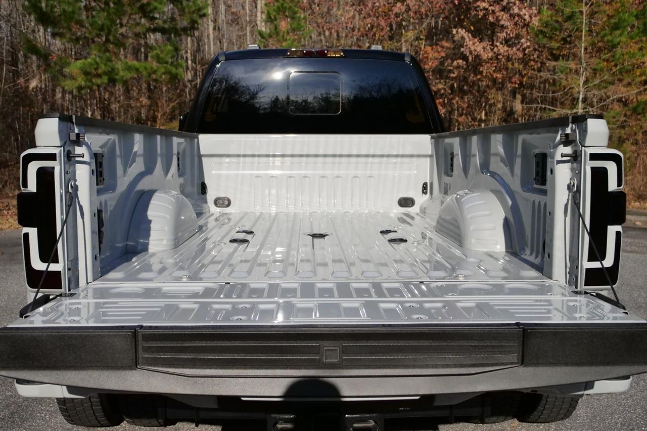 2025 Ford F-450SD Platinum 4X4 / DRW / Massaging Seats / Diesel! Lincolnton NC