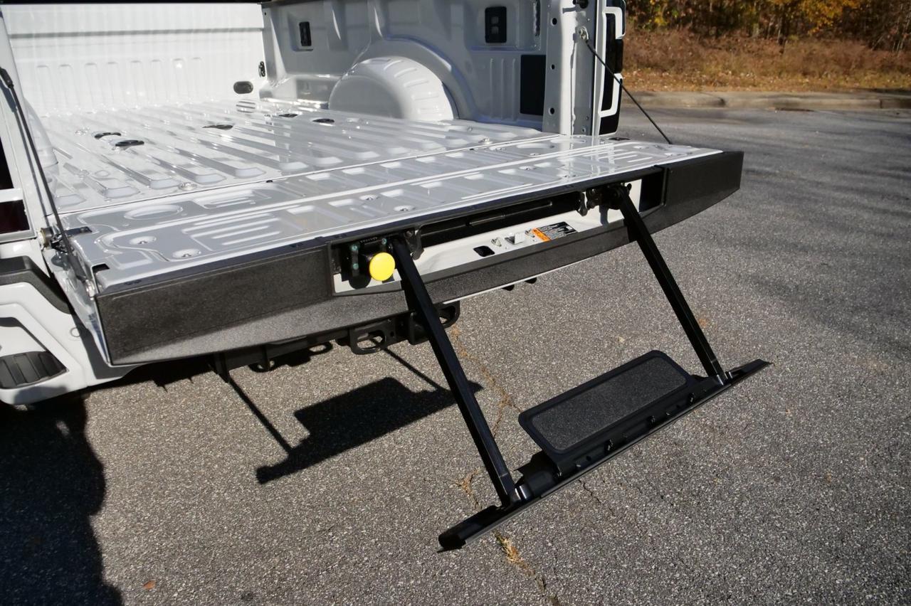 2025 Ford F-450SD Platinum 4X4 / DRW / Massaging Seats / Diesel! Lincolnton NC