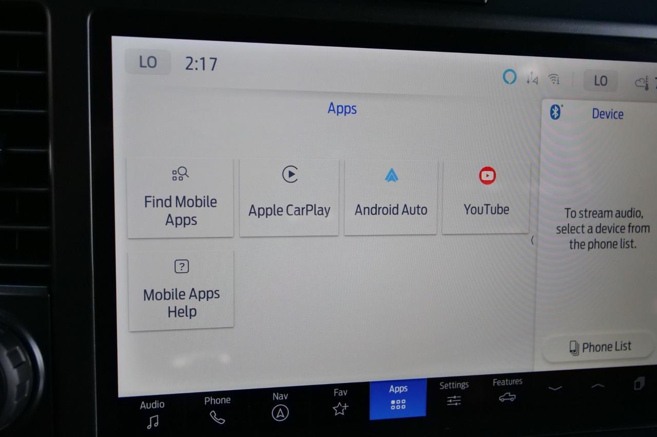 2025 Ford F-450SD Platinum 4X4 / DRW / Massaging Seats / Diesel! Lincolnton NC