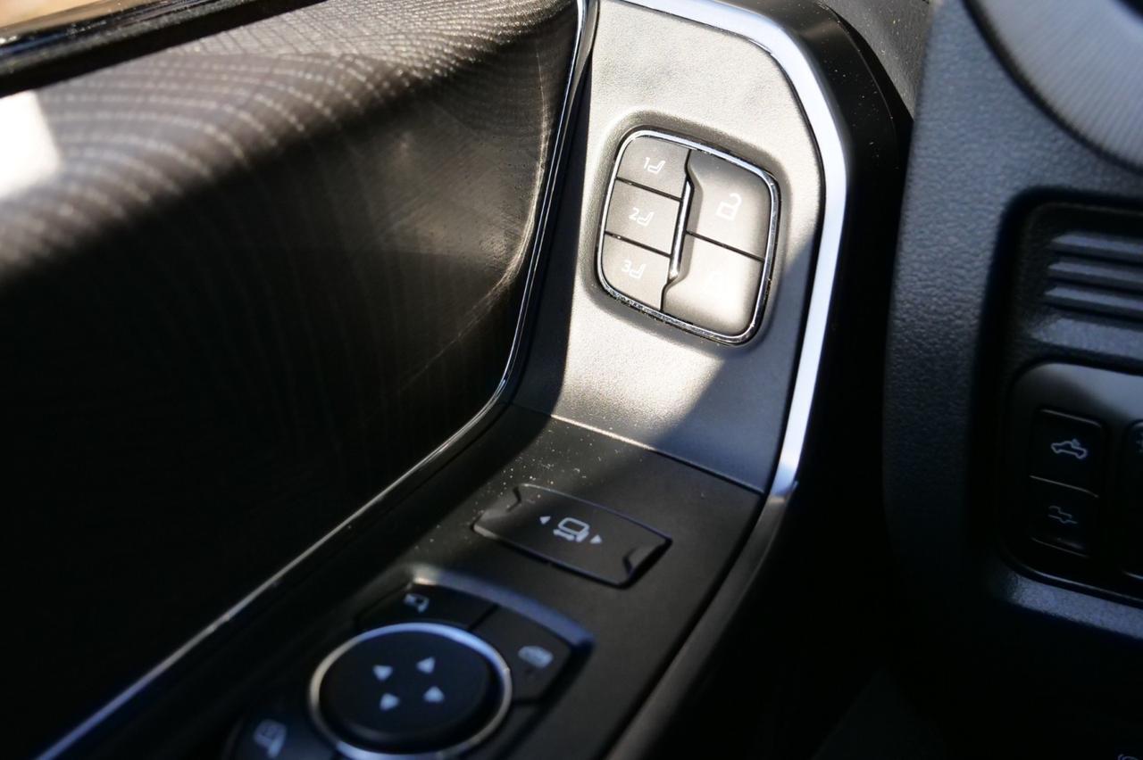 2025 Ford F-450SD Platinum 4X4 / DRW / Massaging Seats / Diesel! Lincolnton NC