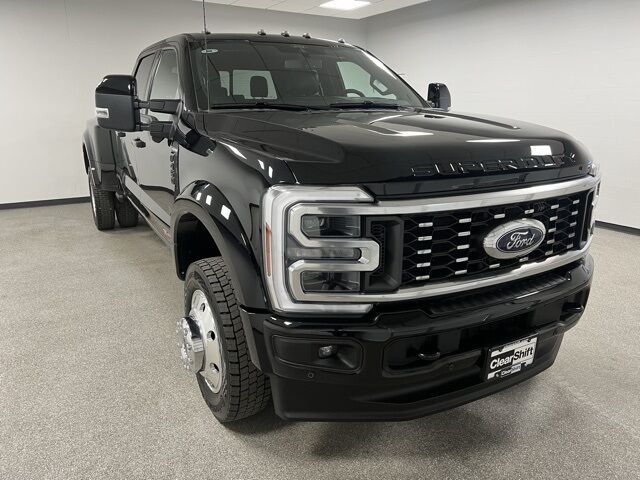 2025 Ford F-450SD Platinum