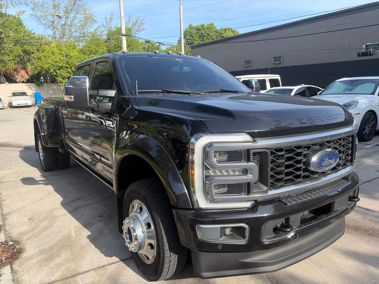 2025 Ford F-450SD Platinum