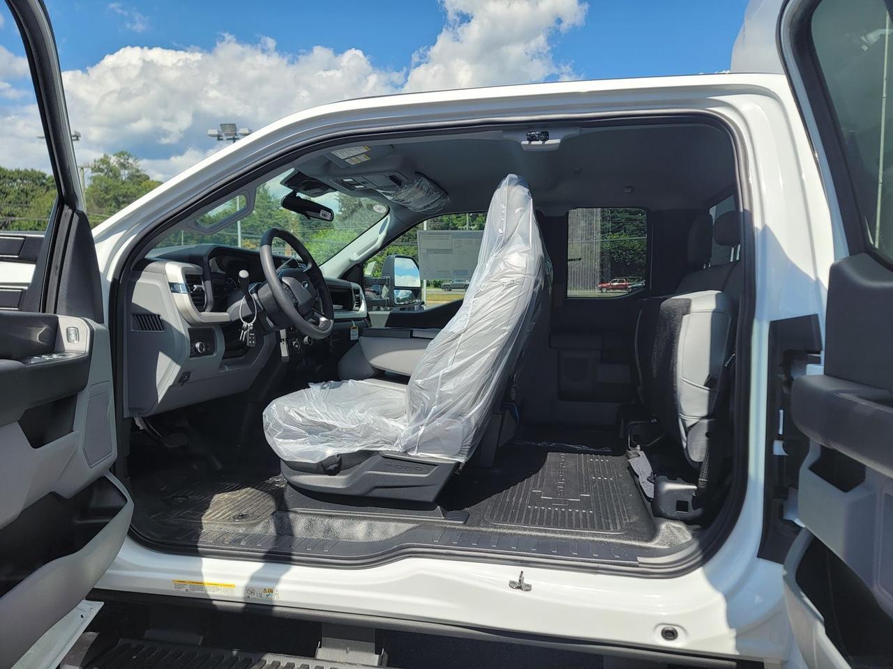 2025 Ford F-450SD XL SERVICE BODY Warrenton VA
