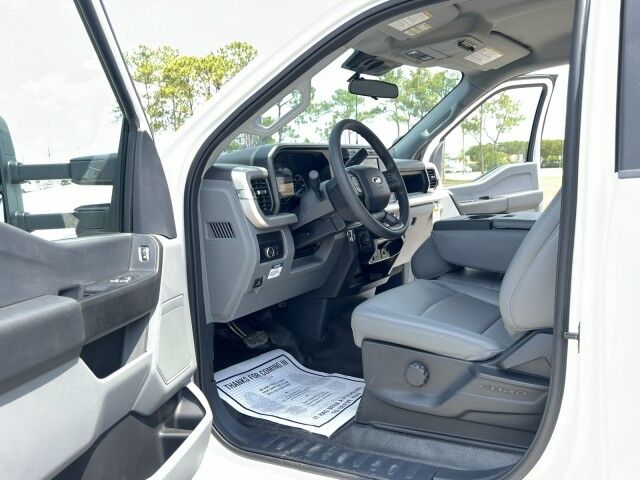 2025 Ford F-550XL 21' Height Scissor Hydraulic Working Elevator Platform Truck Miami FL