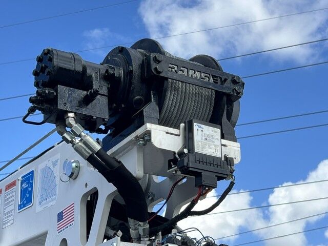 2025 Ford F-600XL 4x4 Mechanic Service Utility Truck with 7,000 lbs. HC 7X Auto Crane Miami FL