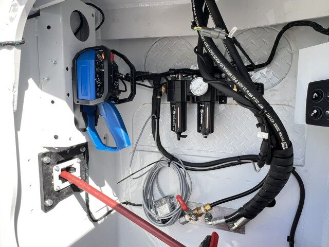 2025 Ford F-600XL 4x4 Mechanic Service Utility Truck with 7,000 lbs. HC 7X Auto Crane Miami FL