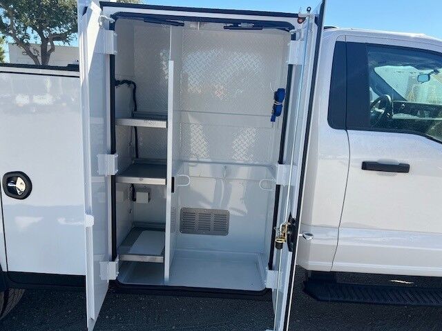 2025 Ford F-600XL 4x4 Mechanic Service Utility Truck with 7,000 lbs. HC 7X Auto Crane Miami FL