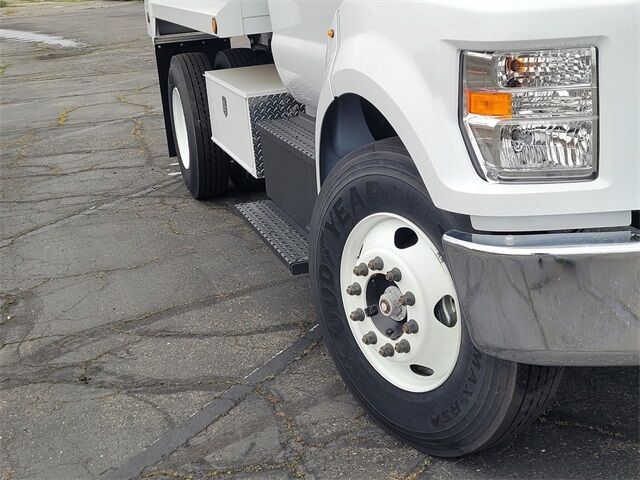 2025 Ford F-650SD Base