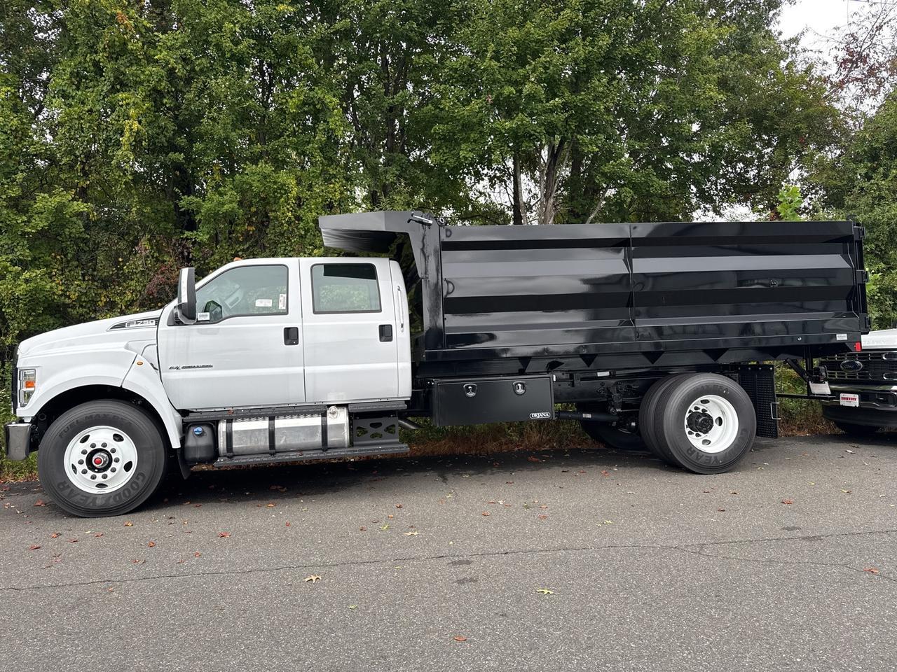 2025 Ford F-750SD Base Warrenton VA