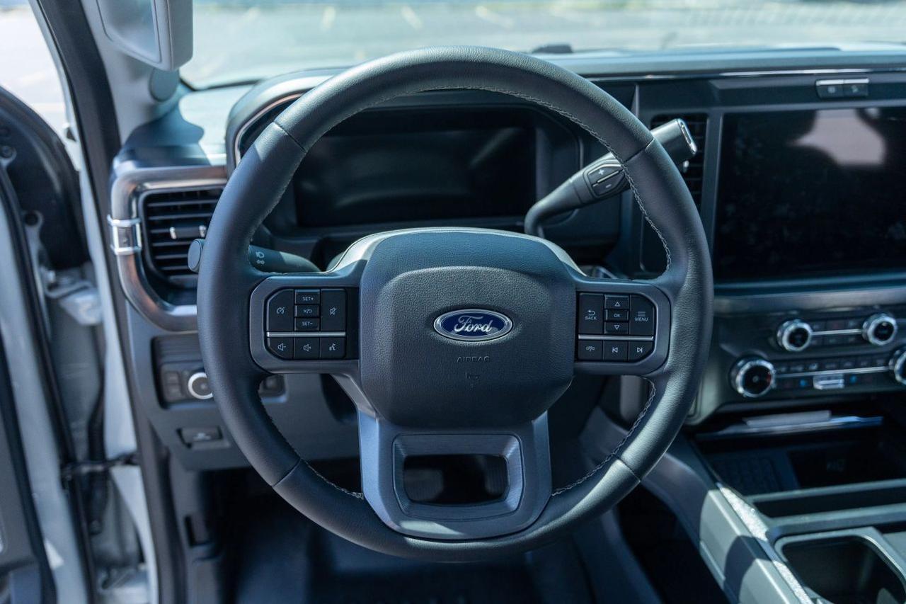 2025 Ford F450 Super Duty Crew Cab Lariat Pickup 4D 8 ft St. Louis MO