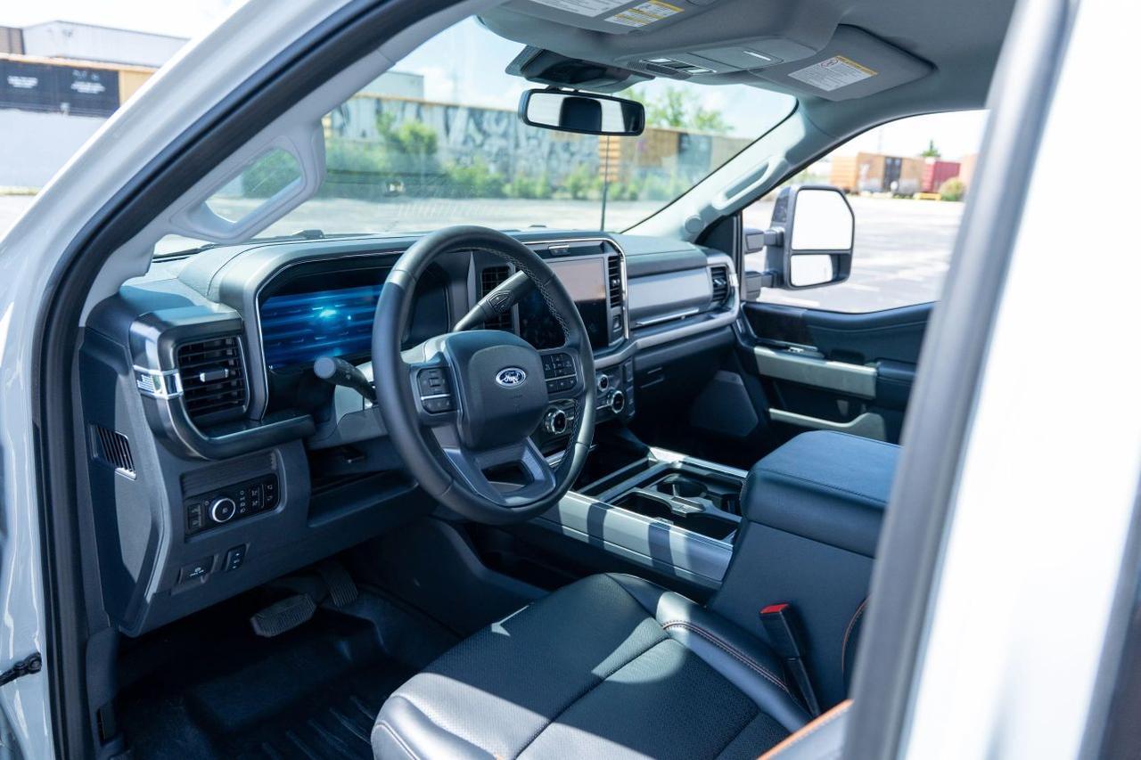 2025 Ford F450 Super Duty Crew Cab Lariat Pickup 4D 8 ft St. Louis MO
