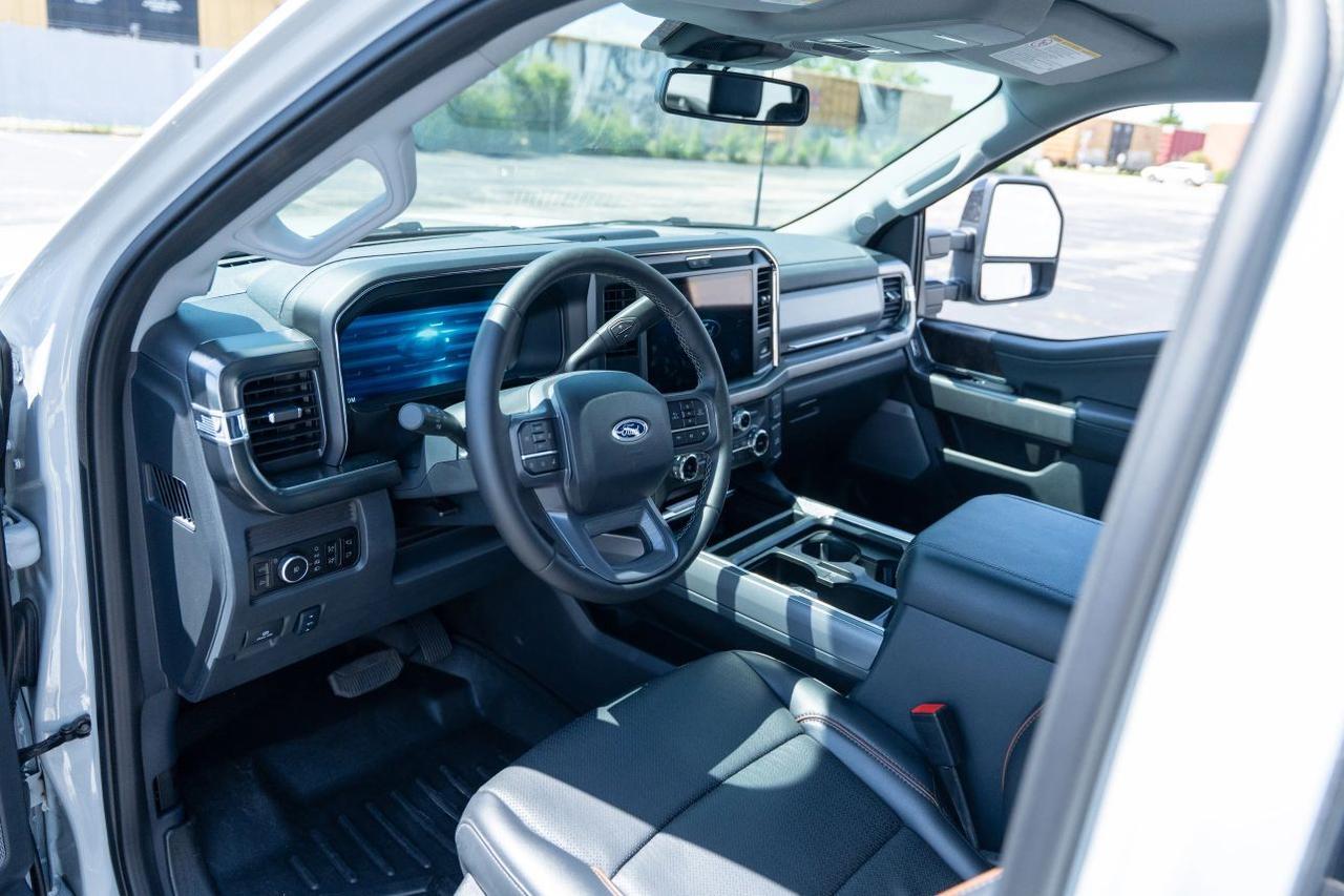 2025 Ford F450 Super Duty Crew Cab Lariat Pickup 4D 8 ft St. Louis MO