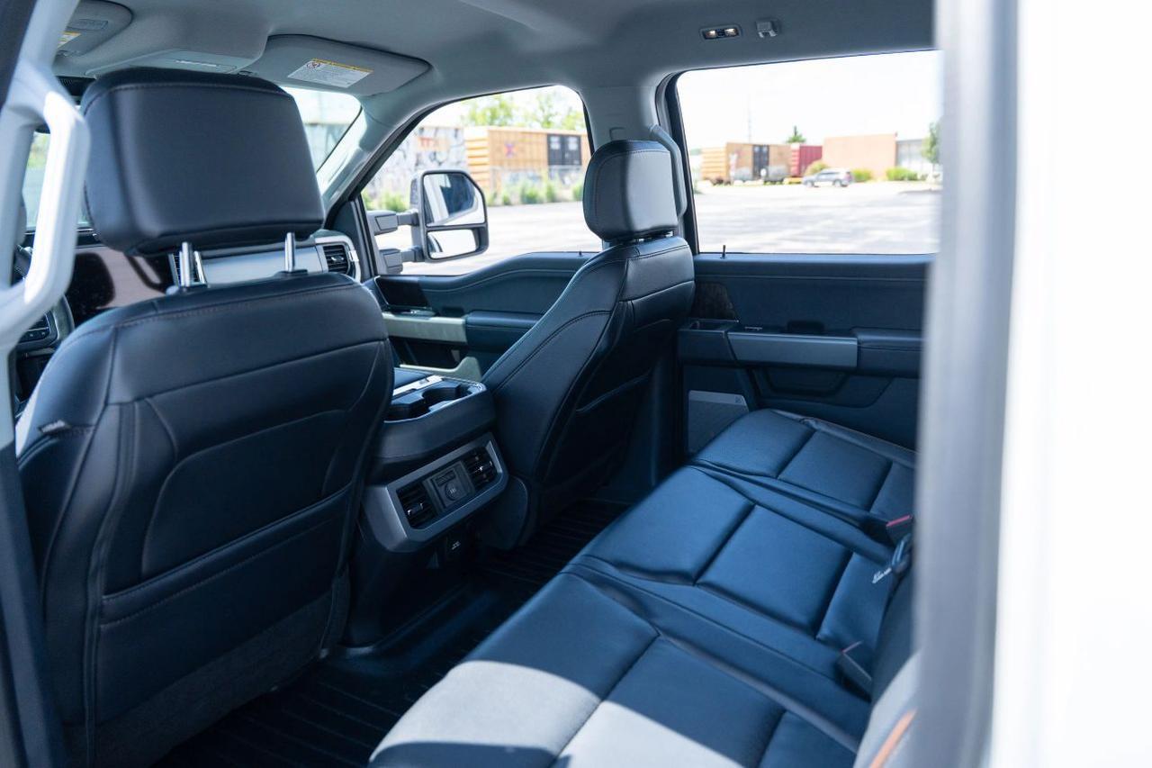 2025 Ford F450 Super Duty Crew Cab Lariat Pickup 4D 8 ft St. Louis MO