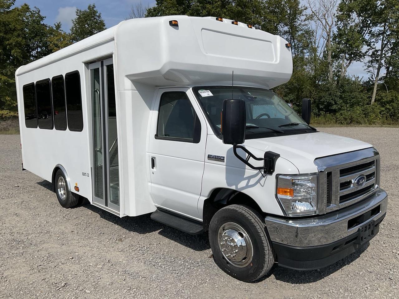 2025 Ford HLE HLE COACH