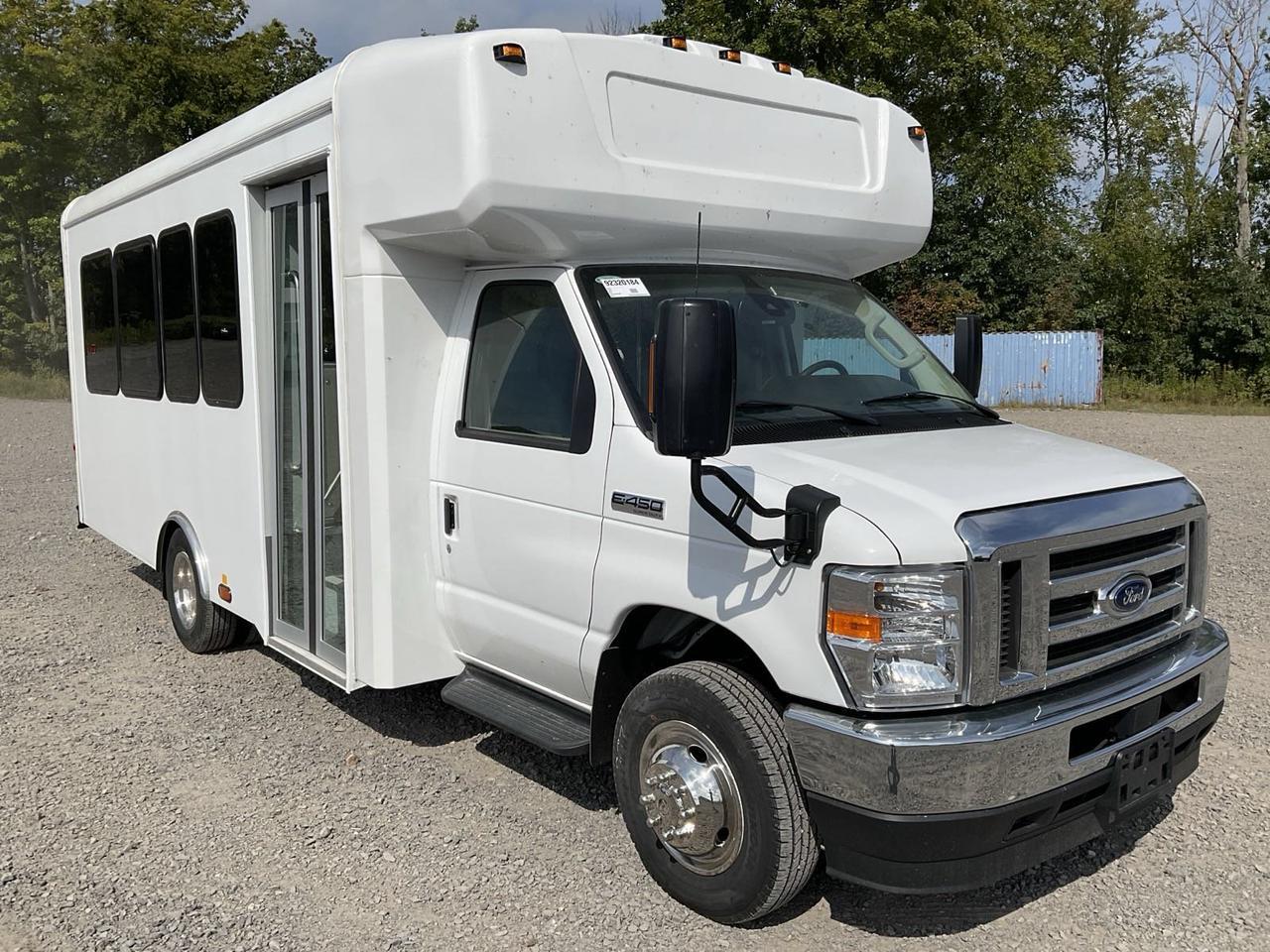 2025 Ford HLE HLE COACH