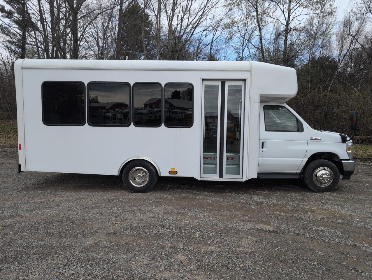 2025 Ford HLE HLE COACH