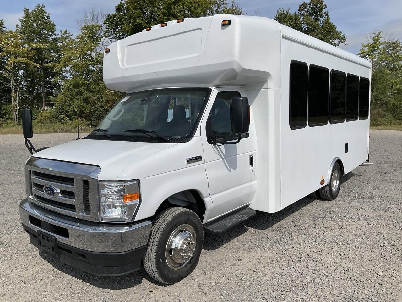 2025 Ford HLE HLE COACH Johnstown NY