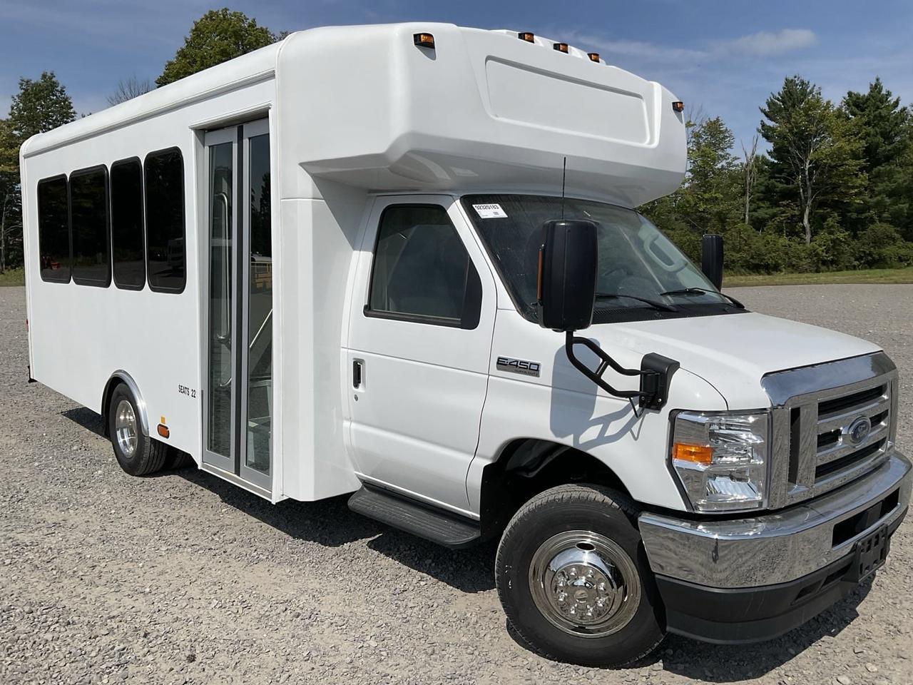 2025 Ford HLE HLE COACH