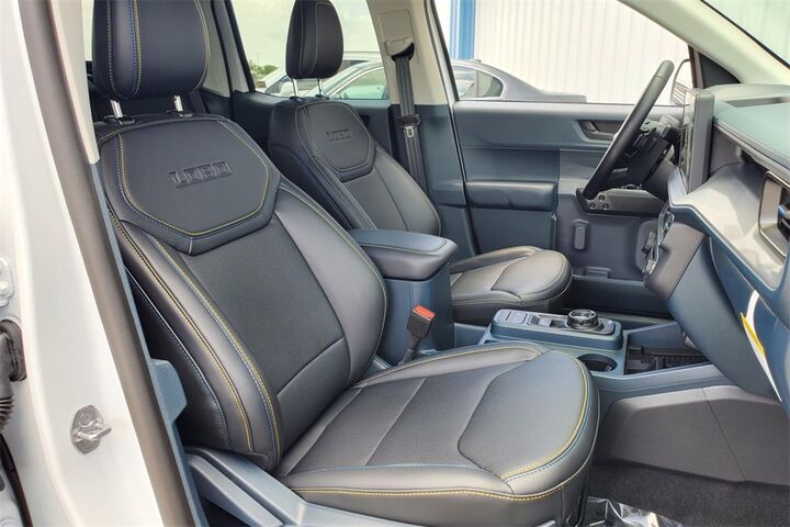 2025 Ford Maverick   TX
