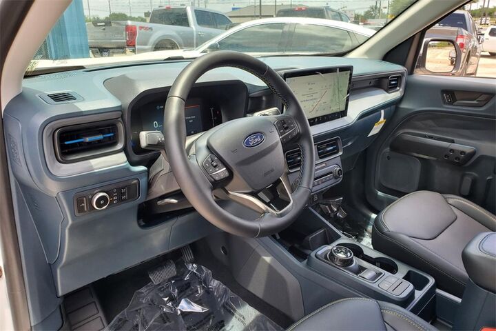 2025 Ford Maverick   TX