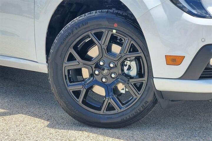 2025 Ford Maverick   TX