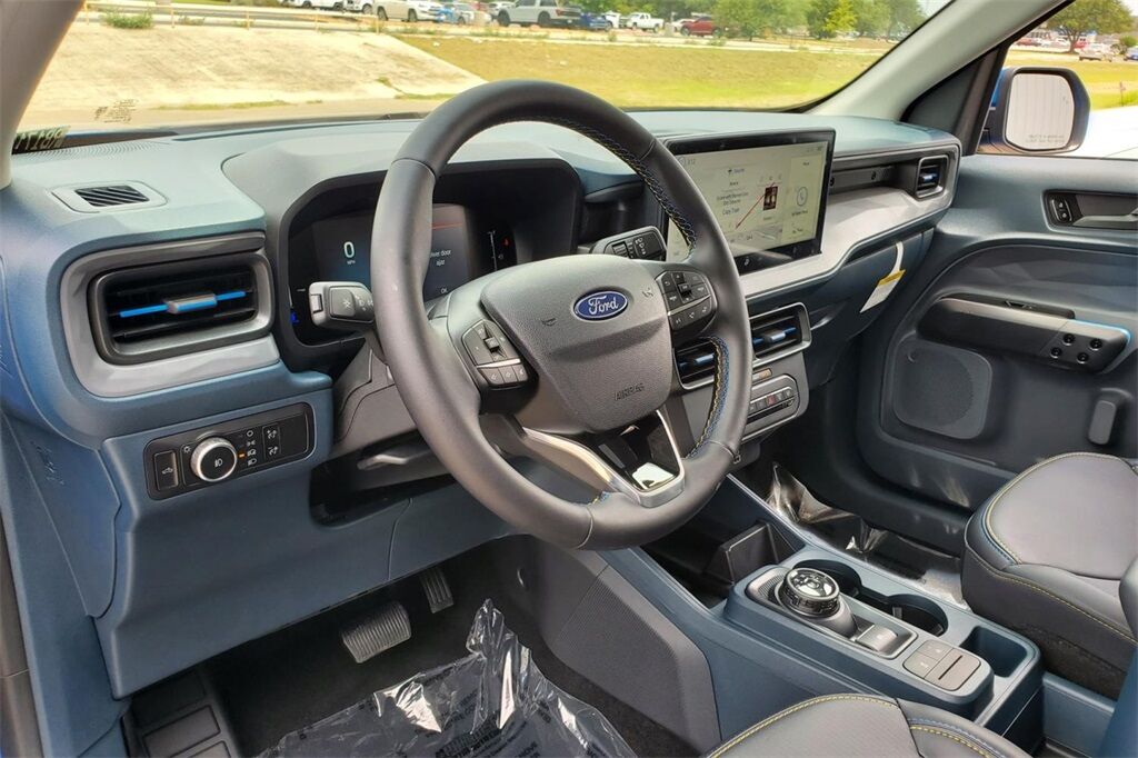 2025 Ford Maverick Lobo Hondo TX