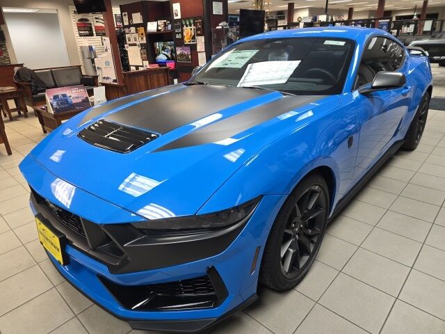 2025 Ford Mustang Dark Horse photo 4